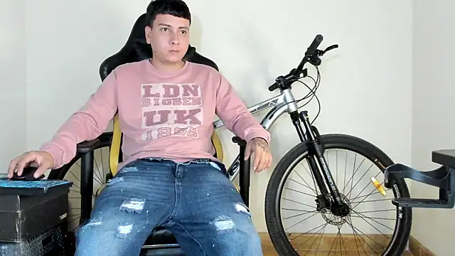 Snapshot of HELLSTAR chatting on 21, 10, 2025 HELLSTAR online show from 21, 10, 2025