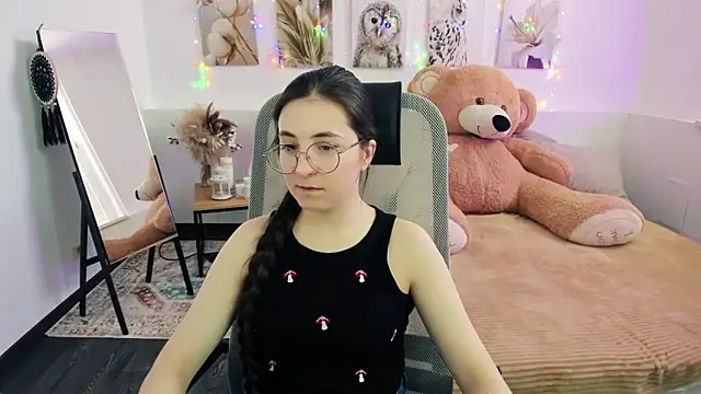 Snapshot of VirtuallVoyant chatting on 24, 2, 2026 VirtuallVoyant online show from 24, 2, 2026