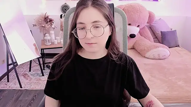 Snapshot of VirtuallVoyant chatting on 9, 3, 2026 VirtuallVoyant online show from 9, 3, 2026