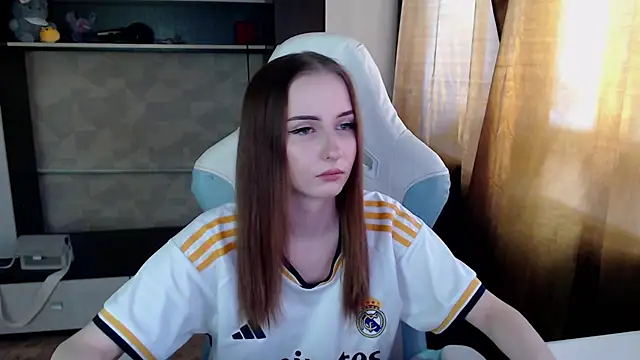 Cutti Crystal online show from 3, 2, 2026