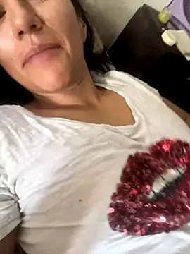 Snapshot of Huitaca_ chatting on 26, 10, 2025 Huitaca online show from 26, 10, 2025