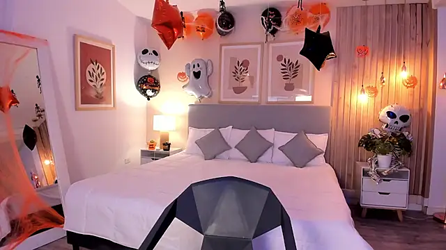 AuroraEvanss online show from 17, 10, 2025