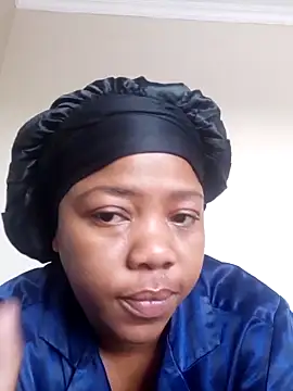 Snapshot of SweetBerryBliss chatting on 13, 10, 2025 SweetBerryBliss online show from 13, 10, 2025