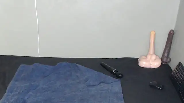 TrishahXo online show from 24, 2, 2026