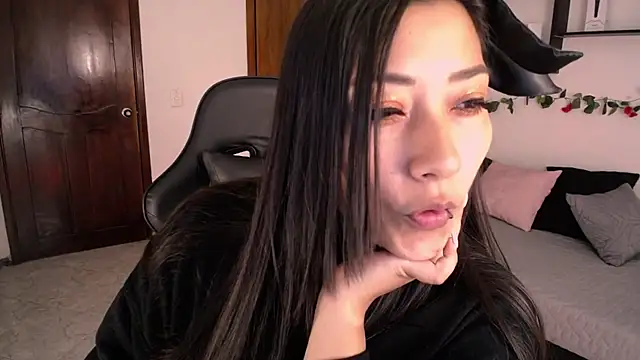 Snapshot of Mia_1120 chatting on 7, 10, 2025 Mia 1120 online show from 7, 10, 2025