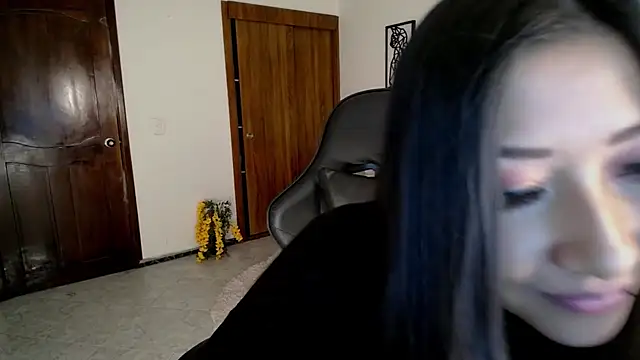 Snapshot of Mia_1120 chatting on 24, 10, 2025 Mia 1120 online show from 24, 10, 2025