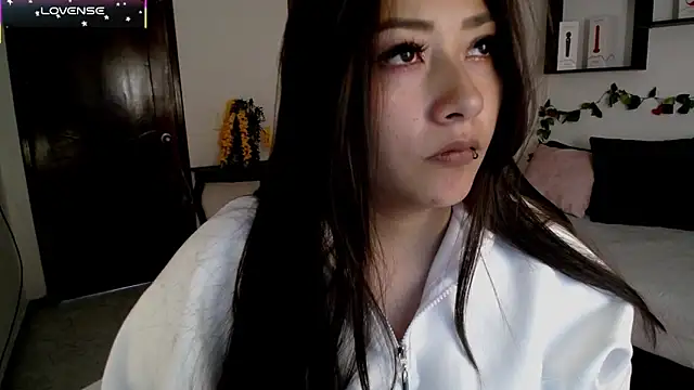 Snapshot of Mia_1120 chatting on 4, 11, 2025 Mia 1120 online show from 4, 11, 2025