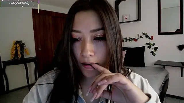 Snapshot of Mia_1120 chatting on 5, 11, 2025 Mia 1120 online show from 5, 11, 2025