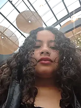 Snapshot of Yaya_watson chatting on 13, 11, 2025 Yaya watson online show from 13, 11, 2025