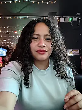 Snapshot of Yaya_watson chatting on 18, 11, 2025 Yaya watson online show from 18, 11, 2025