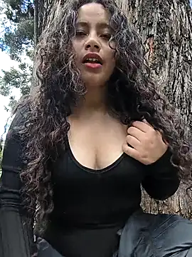 Snapshot of Yaya_watson chatting on 22, 11, 2025 Yaya watson online show from 22, 11, 2025