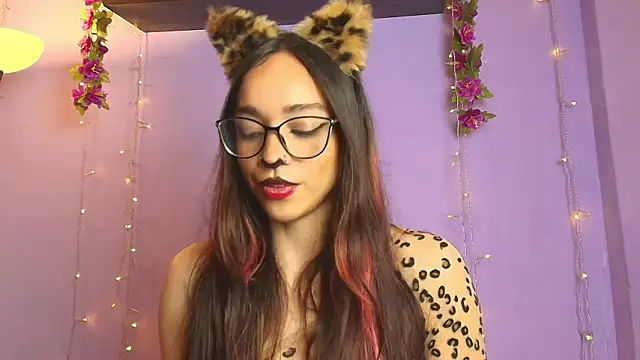 Dafne Mel online show from 24, 10, 2025