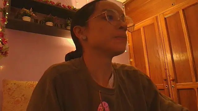 Dafne Mel online show from 5, 11, 2025