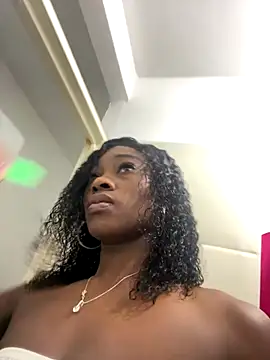 Skylar Smith  online show from 18, 12, 2025