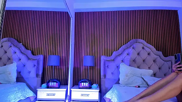 Starbutterflyy  online show from 13, 11, 2025