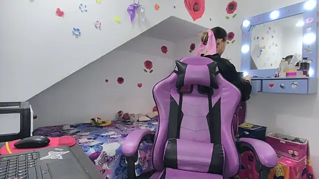 Snapshot of soffy_rosses chatting on 24, 10, 2025 soffy rosses online show from 24, 10, 2025