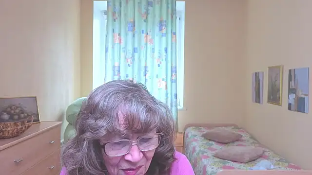 Betty Brick online show from 9, 4, 2026