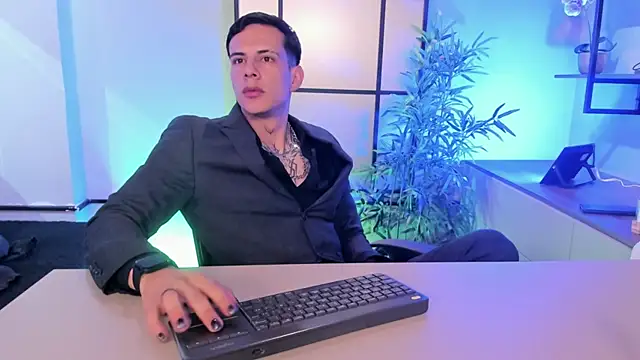 Snapshot of Dustin_Sonne chatting on 7, 6, 2026 Dustin Sonne online show from 7, 6, 2026