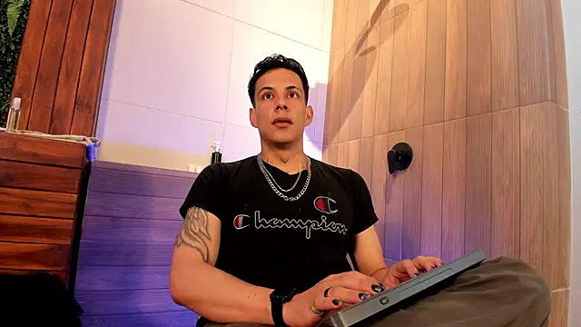 Snapshot of Dustin_Sonne chatting on 19, 6, 2026 Dustin Sonne online show from 19, 6, 2026