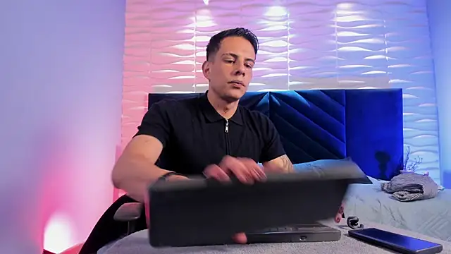 Dustin Sonne online show from 1, 8, 2026