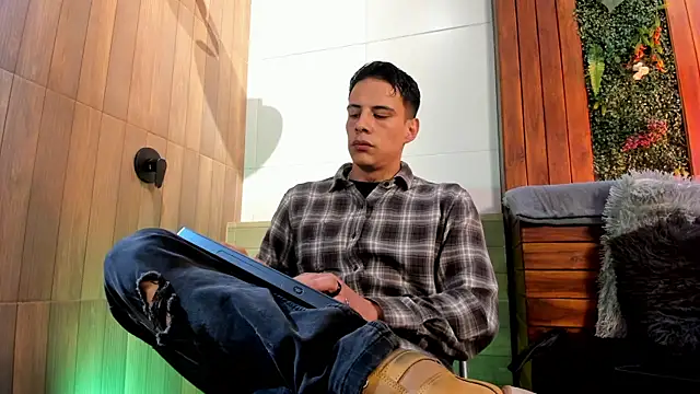 Dustin Sonne online show from 4, 8, 2026