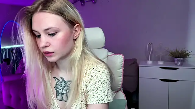 Snapshot of Sofia_Kenwood chatting on 3, 6, 2026 Sofia Kenwood online show from 3, 6, 2026