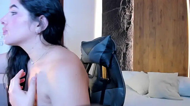 evelin lopezz online show from 18, 10, 2025