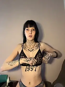 Snapshot of Seductively4_20 chatting on 11, 5, 2026 Seductively4 20 online show from 11, 5, 2026
