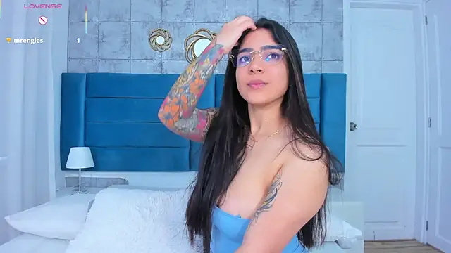 KamilaBetancourt online show from 4, 5, 2026