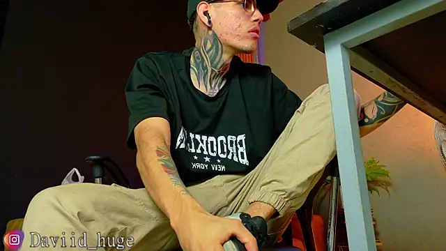 david huge online show from 22, 7, 2026