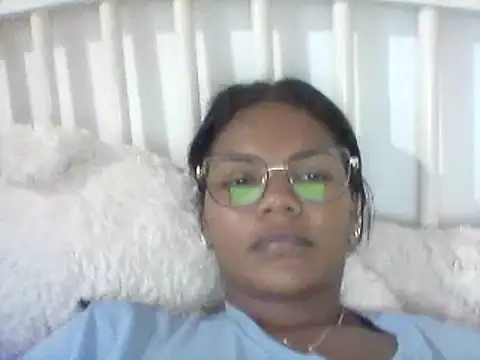 Snapshot of hermione_francoo chatting on 9, 4, 2026 hermione francoo online show from 9, 4, 2026