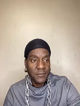 Snapshot of Kingdinyxxx chatting on 11, 10, 2025 Kingdinyxxx online show from 11, 10, 2025