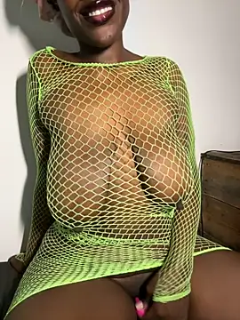 Snapshot of bustyblackebony chatting on 2, 10, 2025 bustyblackebony online show from 2, 10, 2025