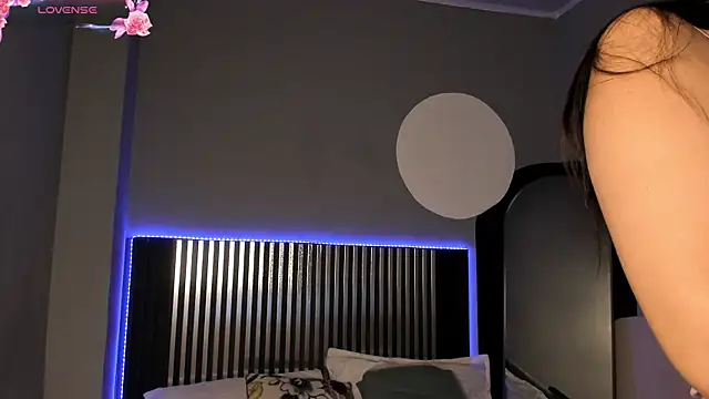 Emilybeltons online show from 9, 10, 2025