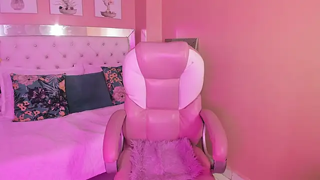 Emilybeltons online show from 18, 2, 2026