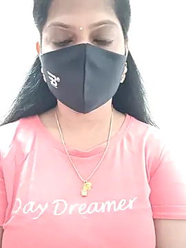 Snapshot of shivani27 chatting on 17, 9, 2025 shivani27 online show from 17, 9, 2025