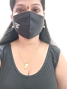 Snapshot of shivani27 chatting on 25, 9, 2025 shivani27 online show from 25, 9, 2025