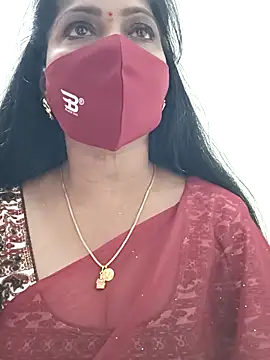 Snapshot of shivani27 chatting on 25, 11, 2025 shivani27 online show from 25, 11, 2025