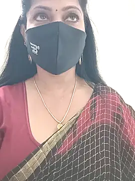 Snapshot of shivani27 chatting on 17, 12, 2025 shivani27 online show from 17, 12, 2025