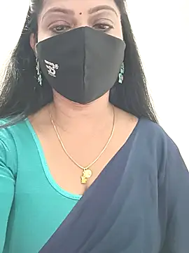 Snapshot of shivani27 chatting on 20, 12, 2025 shivani27 online show from 20, 12, 2025