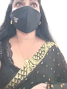 Snapshot of shivani27 chatting on 21, 12, 2025 shivani27 online show from 21, 12, 2025