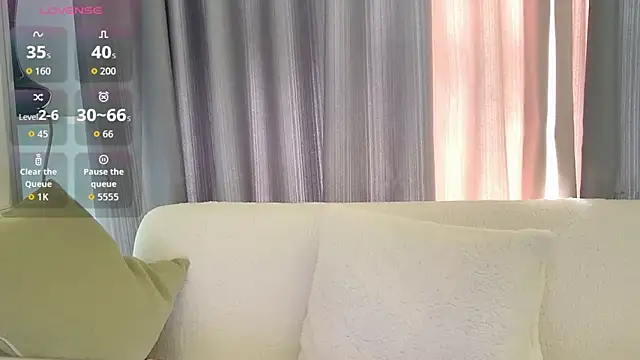 LunaDeVaal online show from 11, 4, 2026