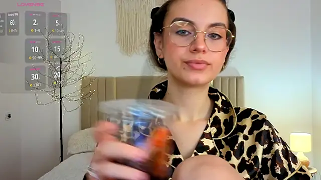Real cutie1 online show from 30, 6, 2026