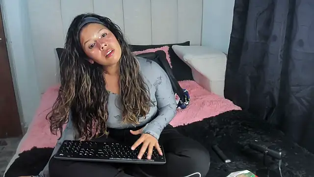 lanastone86 online show from 23, 7, 2026