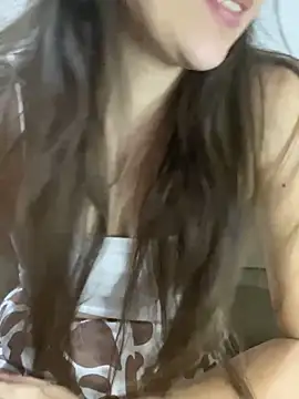 novinhacasada22 online show from 9, 10, 2025