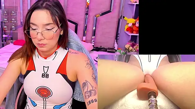 NicoleFerrel online show from 17, 9, 2025