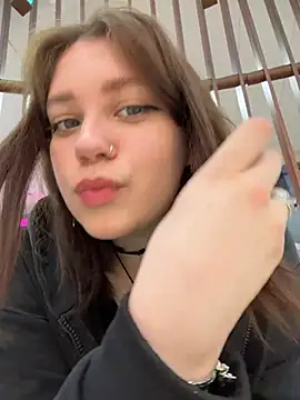 lucy-joy online show from 28, 4, 2026