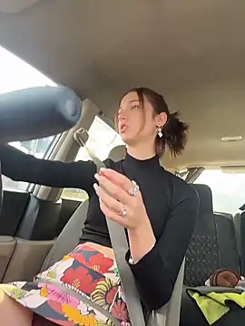 Snapshot of DollyTall chatting on 18, 9, 2025 DollyTall online show from 18, 9, 2025