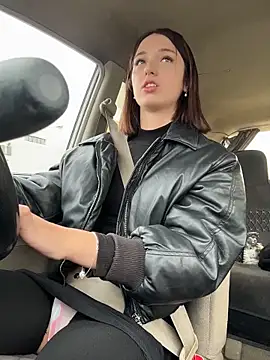 Snapshot of DollyTall chatting on 30, 9, 2025 DollyTall online show from 30, 9, 2025