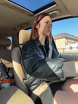 Snapshot of DollyTall chatting on 20, 10, 2025 DollyTall online show from 20, 10, 2025